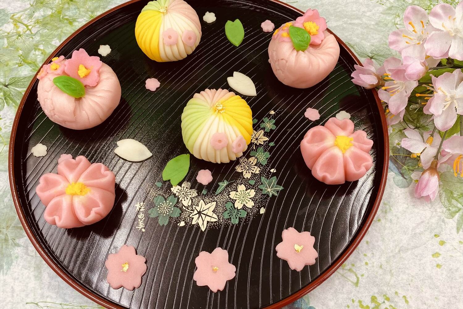 和菓子作りと茶道体験（Wagashi & Tea Ceremony Experience)